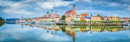 Passau city panorama with Danube river at sunset, Bavaria, Germany Von JFL Photography