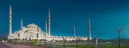 Sheikh Zayed Grand Mosque in Fujairah Von Dasha Petrenko
