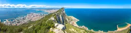 Panorama of top of Gibraltar Rock, in Upper Rock Natural Reserve: on the left Gibraltar town and bay,  Von bennymarty