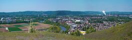Aussicht in Richtung Saarlouis und die Saar, von der Bergenhalde Duhamel bei Ensdorf, Saarland, Deutschland Von GUGU MANNSCHATZ
